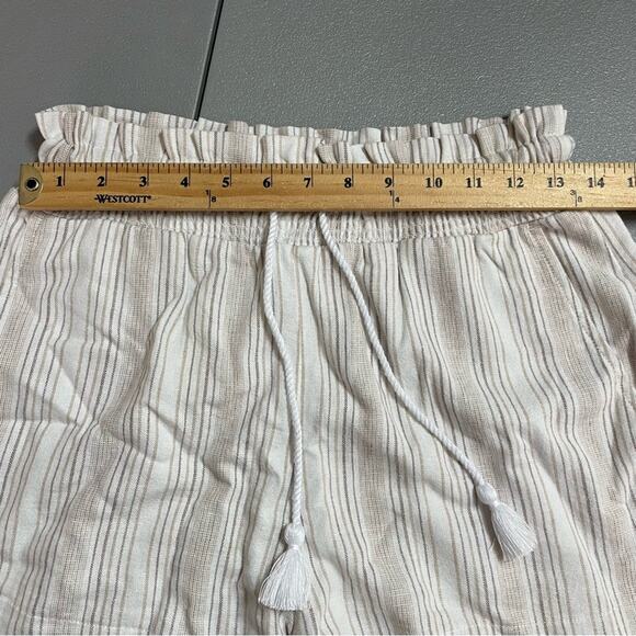 Abercrombie & Fitch cream/brown paper bag shorts size Small - Picture 9 of 9